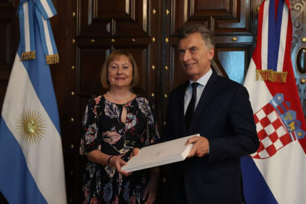 Las cartas credenciales de la nueva embajadora